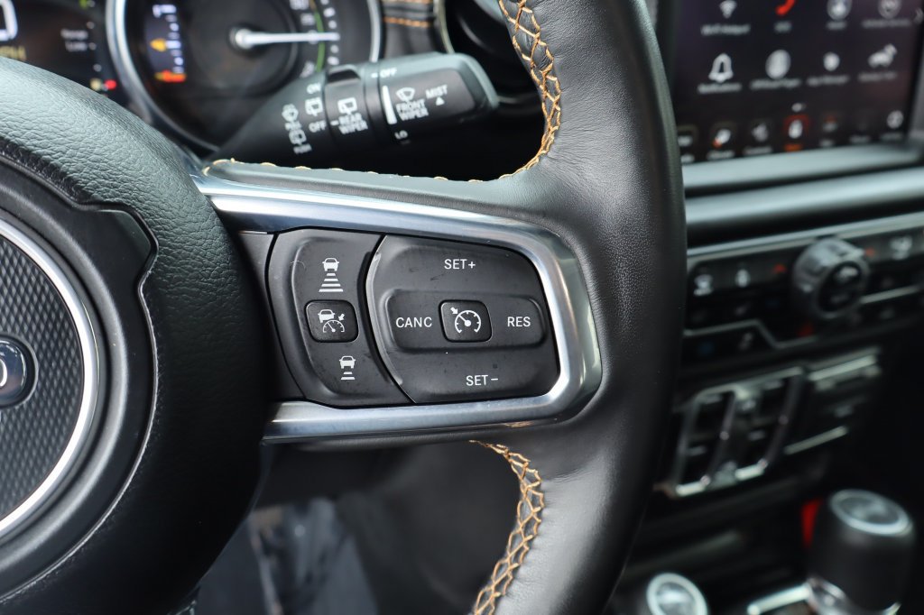 Used 2022 Jeep Wrangler Unlimited Sahara AWD/4WD image 25