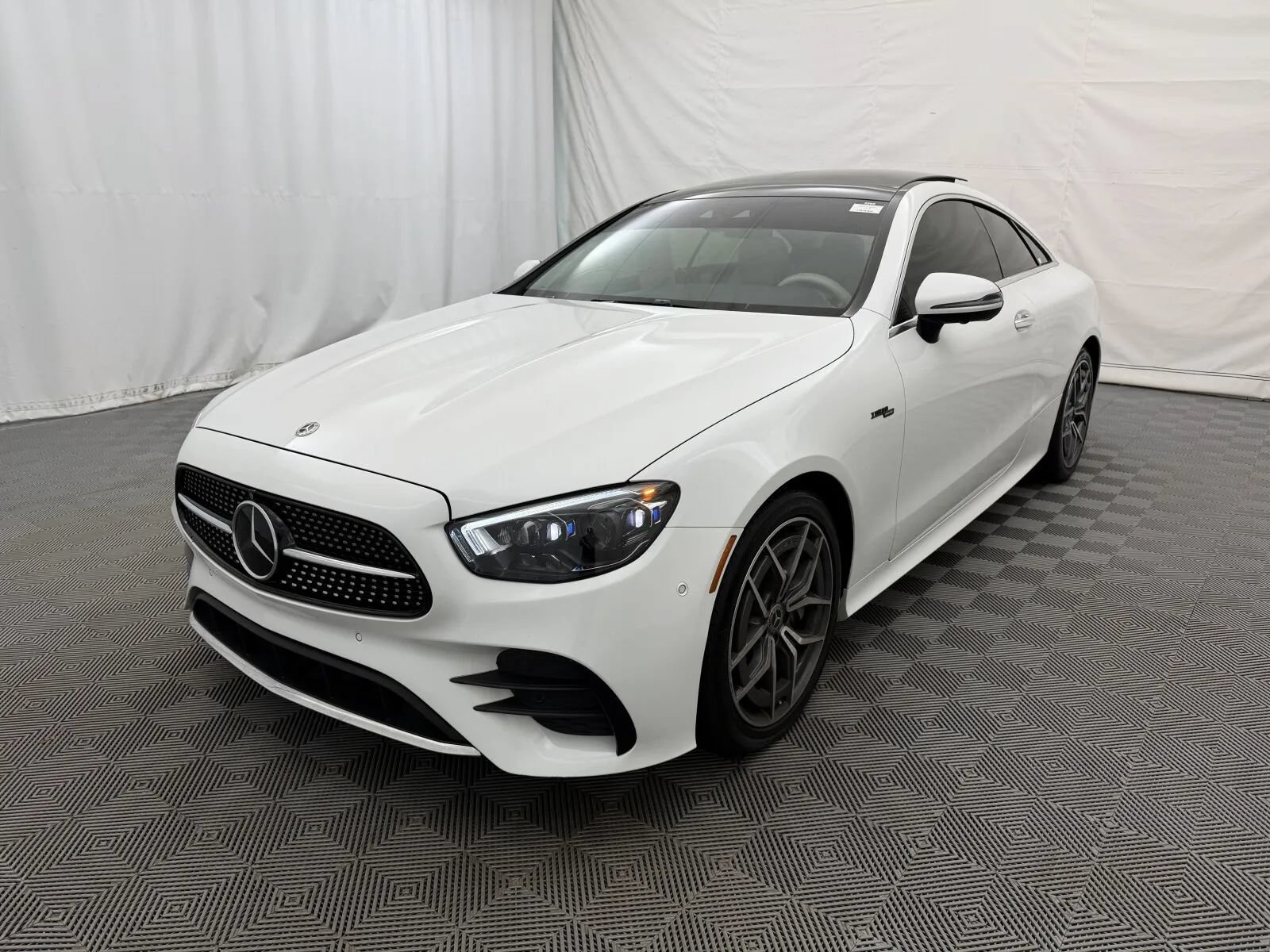 Used 2022 Mercedes-Benz E 450 4MATIC Coupe image 2