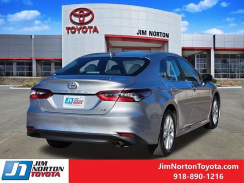 Used 2024 Toyota Camry LE image 5