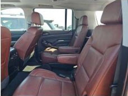 Used 2019 Chevrolet Suburban Premier w/ Premier Plus Edition AWD/4WD image 5