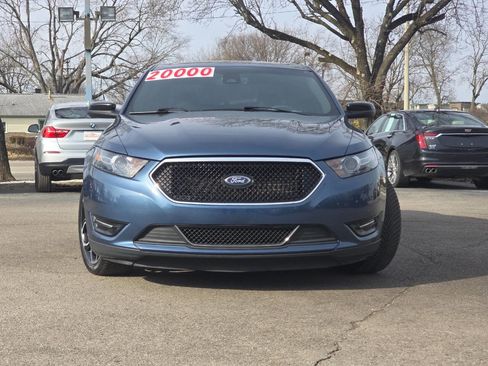 Used 2018 Ford Taurus SHO image 5