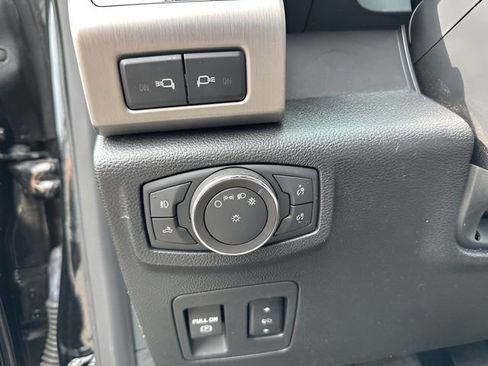 Used 2018 Ford F150 Platinum w/ Equipment Group 701A Luxury AWD/4WD image 13
