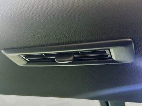 Used 2024 Chevrolet Traverse RS image 25