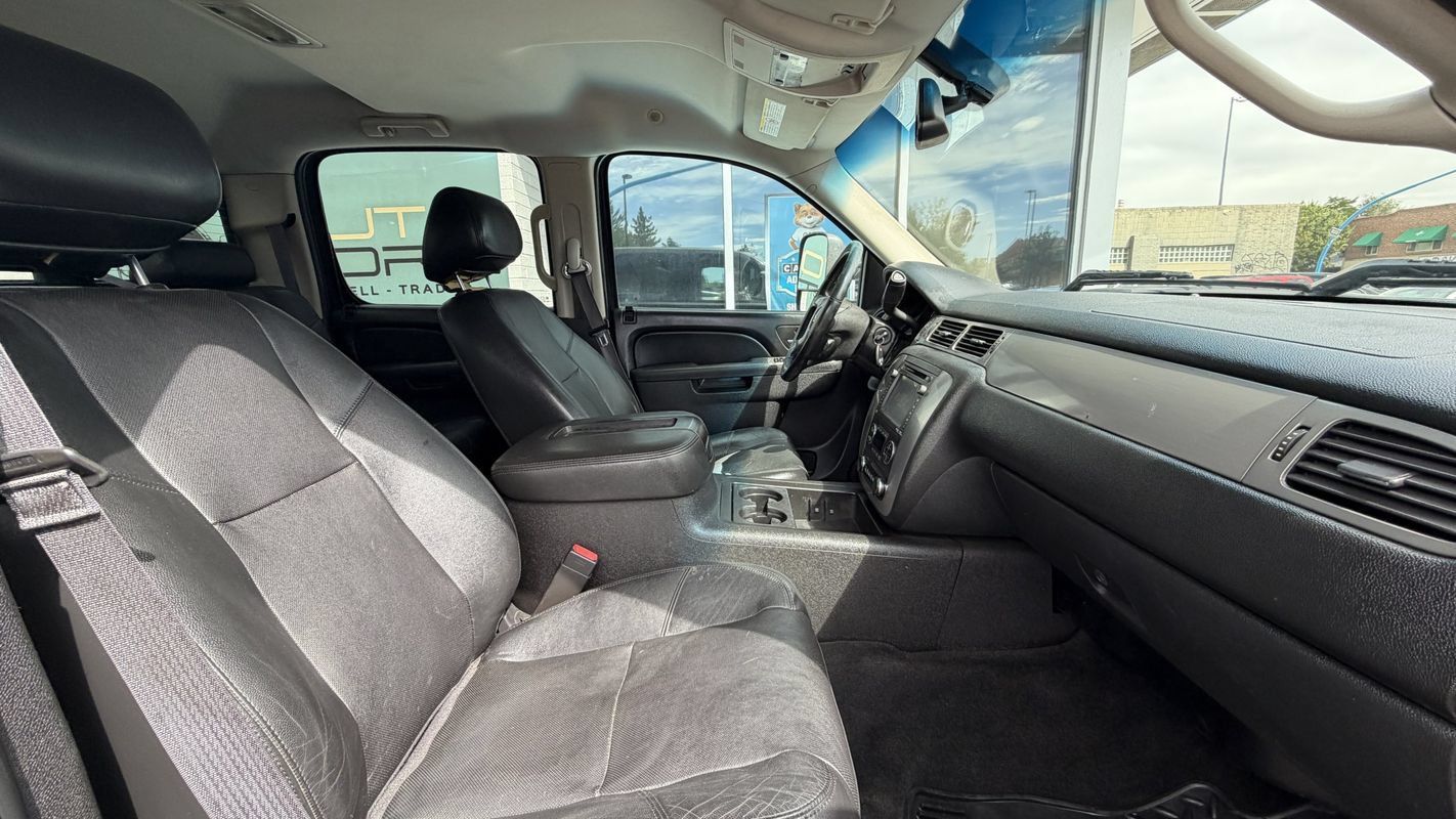 Used 2014 Chevrolet Silverado 3500 LTZ w/ LTZ Plus Package AWD/4WD image 10