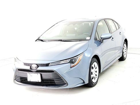 Certified 2024 Toyota Corolla LE image 2