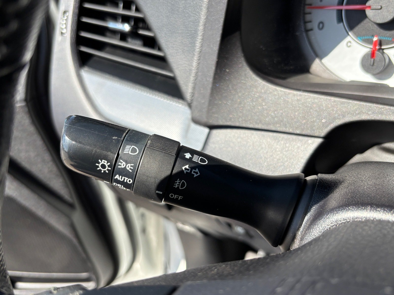 Used 2020 Toyota Sienna SE w/ Carpet Mat Package FWD image 22