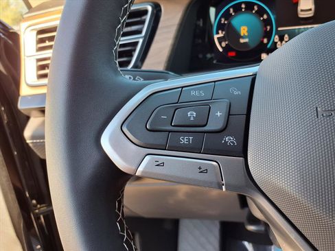 New 2026 Volkswagen Atlas SE image 16