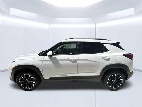 Used 2022 Chevrolet TrailBlazer LT w/ Convenience Package FWD image 6
