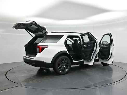 New 2026 Ford Explorer ST-Line image 5