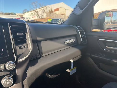 New 2026 RAM 1500 4x4 Crew Cab image 36