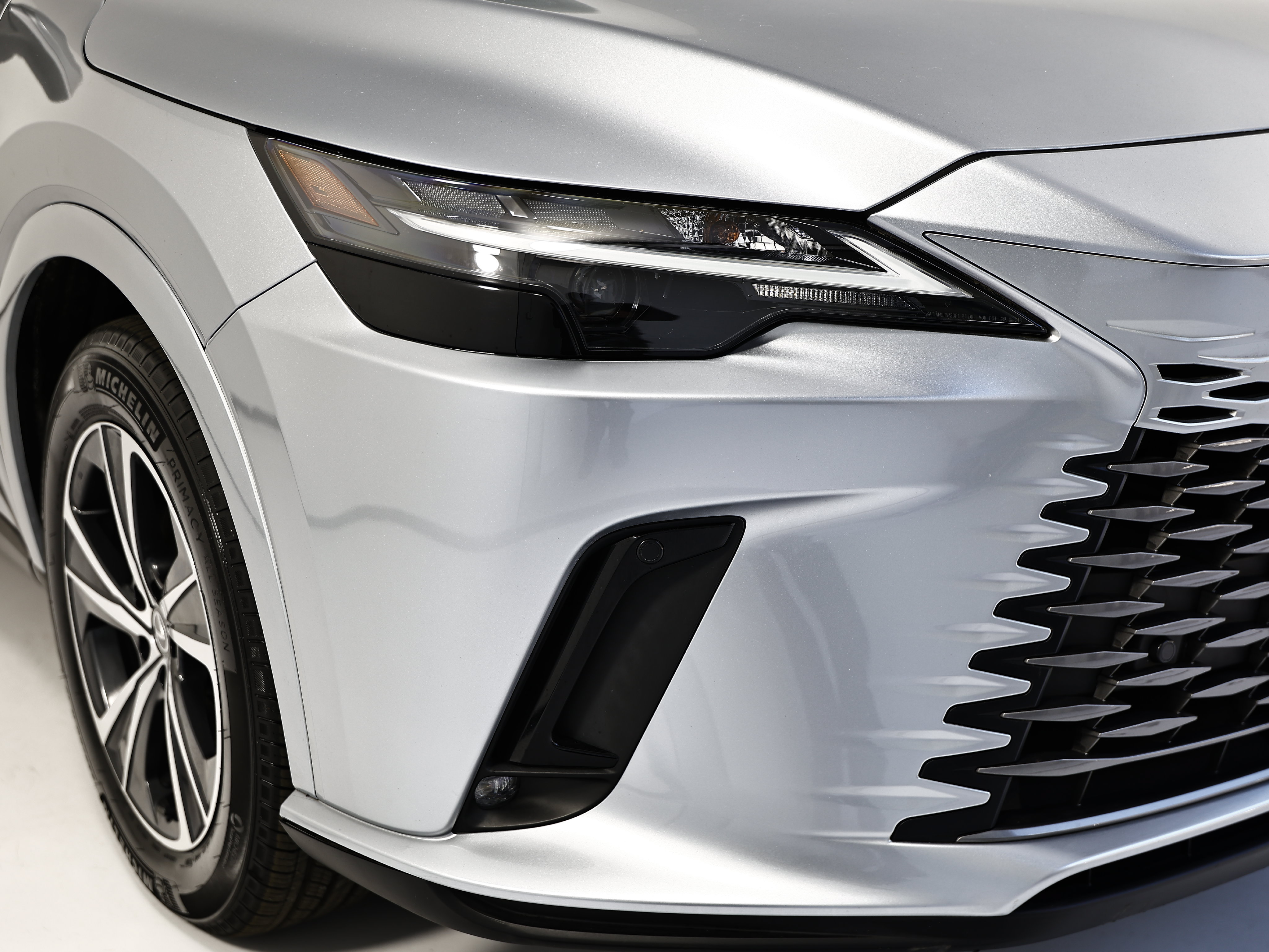 Used 2023 Lexus RX 350 Premium w/ Accessory Package AWD/4WD image 17