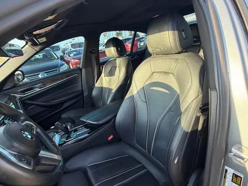 Used 2018 BMW 530e image 10