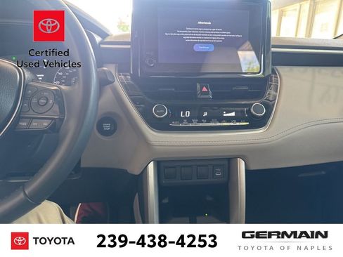 Used 2025 Toyota Corolla Cross LE w/ Moonroof Package image 20