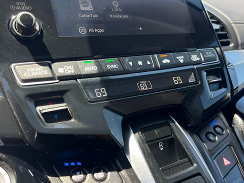 Used 2018 Honda Odyssey Elite image 50