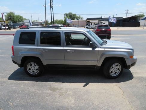 Used 2015 Jeep Patriot Sport w/ Power Value Group FWD image 4