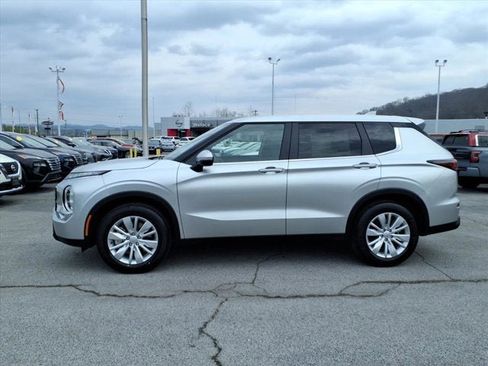 New 2026 Mitsubishi Outlander ES AWD/4WD image 2