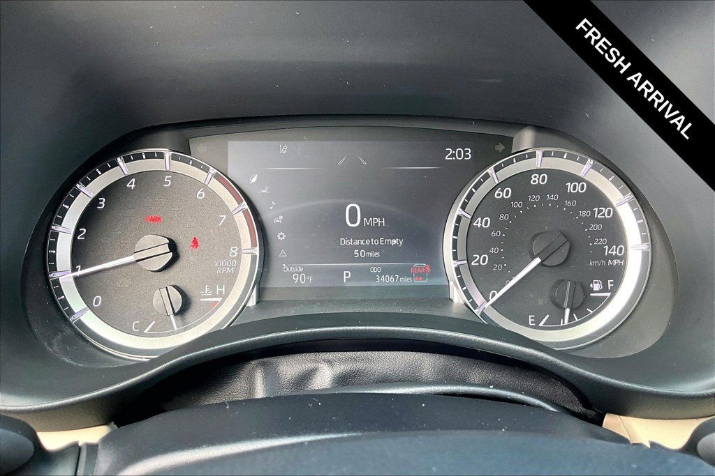 Used 2024 Toyota Highlander XLE AWD/4WD image 15