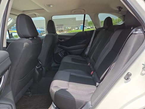 Used 2024 Subaru Outback Premium AWD/4WD image 11