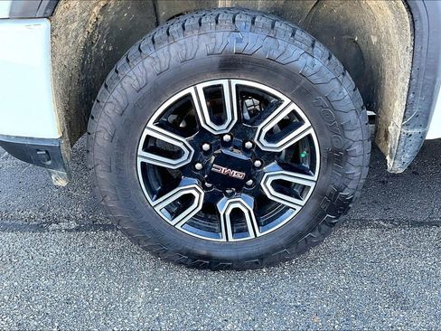 Used 2023 GMC Sierra 2500 AT4 w/ AT4 Premium Plus Package AWD/4WD image 4