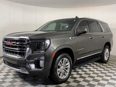 Used 2021 GMC Yukon SLT w/ SLT Premium Package RWD image 2