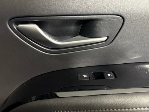 Used 2025 Hyundai Tucson Limited image 23