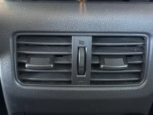 Used 2023 Nissan Rogue SV FWD image 16