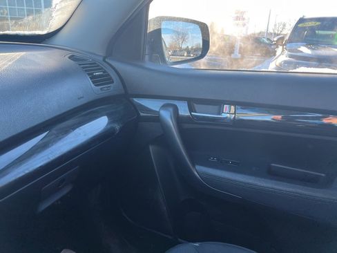 Used 2013 Kia Sorento LX w/ Convenience Pkg image 24