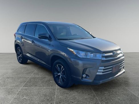 Used 2019 Toyota Highlander Plus image 1