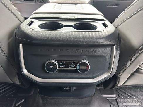 Used 2025 Ford Expedition Max Active RWD image 20