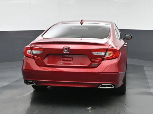 Used 2018 Honda Accord Touring image 6
