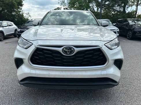 Used 2020 Toyota Highlander L FWD image 8