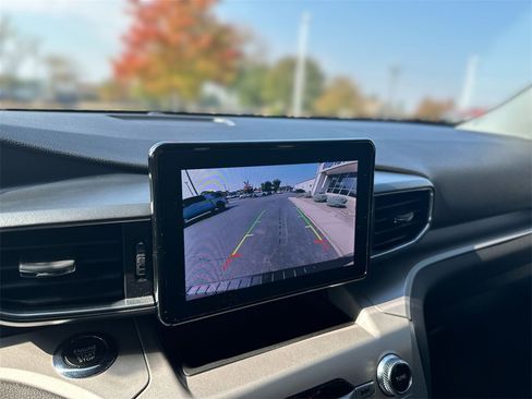 Used 2023 Ford Explorer XLT w/ Equipment Group 202A image 22