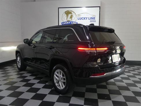 Used 2023 Jeep Grand Cherokee Laredo w/ Luxury Tech Group I AWD/4WD image 11