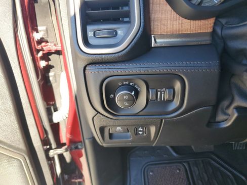 Used 2022 RAM 1500 Limited image 30