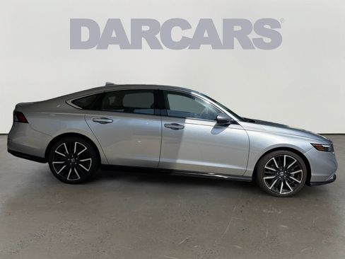 Used 2024 Honda Accord Touring image 8