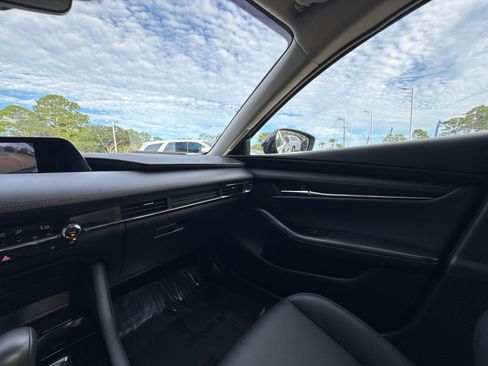 Used 2024 MAZDA MAZDA3 s image 28