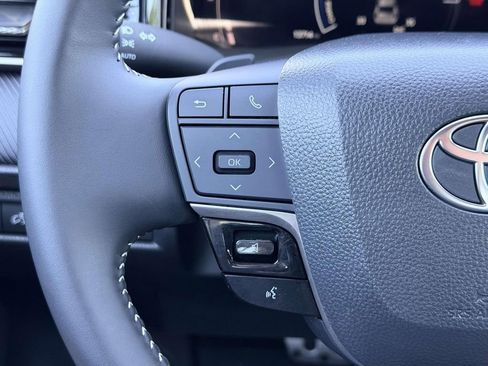 Certified 2025 Toyota Camry SE FWD image 9