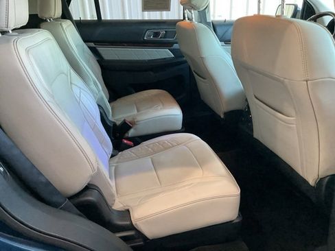 Used 2017 Ford Explorer Platinum image 25