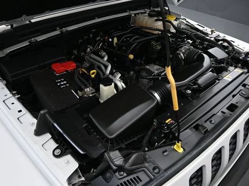 Used 2022 Jeep Gladiator Sport AWD/4WD image 39