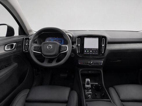 Used 2024 Volvo XC40 B5 Plus w/ Protection Package Premier AWD/4WD image 22