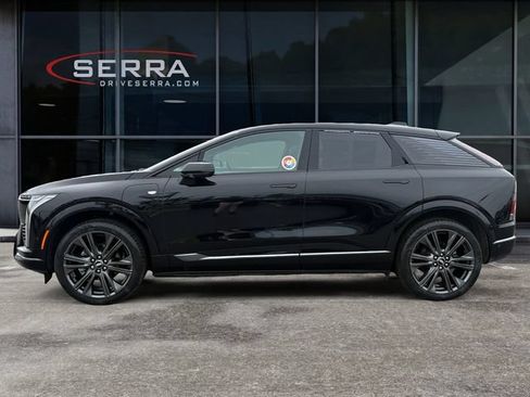 Certified 2026 Cadillac Optiq Sport 2 w/ LPO, Floor Liner Package AWD/4WD image 2