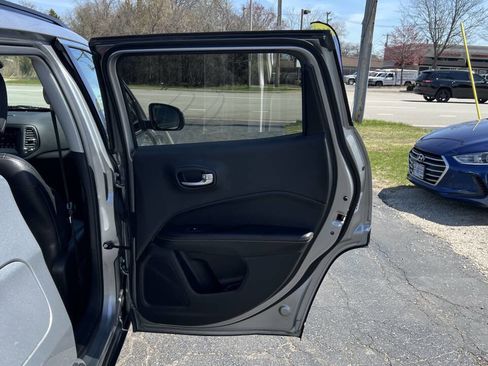 Used 2019 Jeep Compass Latitude w/ Popular Equipment Group image 33