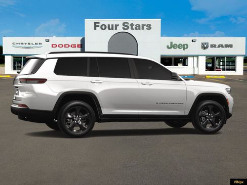 New 2025 Jeep Grand Cherokee L Limited w/ Black Appearance Package image 15