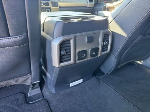 Used 2022 Ford F250 Lariat w/ Black Appearance Package image 23