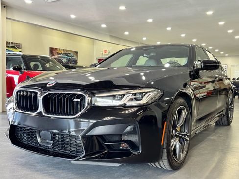 Used 2023 BMW M5 image 3