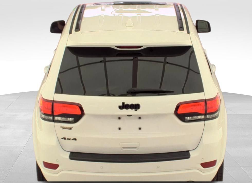 Used 2020 Jeep Grand Cherokee Altitude AWD/4WD image 9
