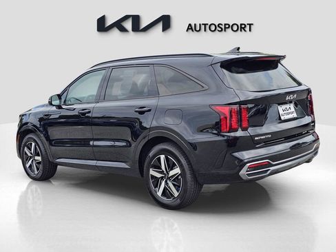 Certified 2023 Kia Sorento S w/ Panoramic Sunroof Package image 13