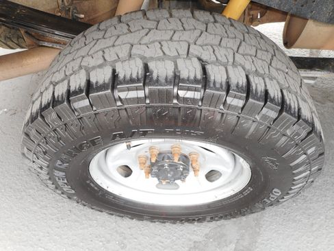 Used 2012 Ford F250 XL w/ PWR Equipment Group AWD/4WD image 13