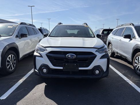 Used 2025 Subaru Outback Premium image 2