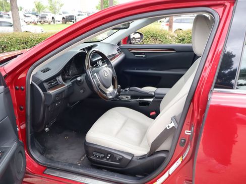 Used 2015 Lexus ES 350 w/ Luxury Package FWD image 27